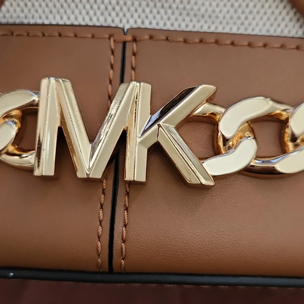 Michael Kors purse - Picture 4 of 6